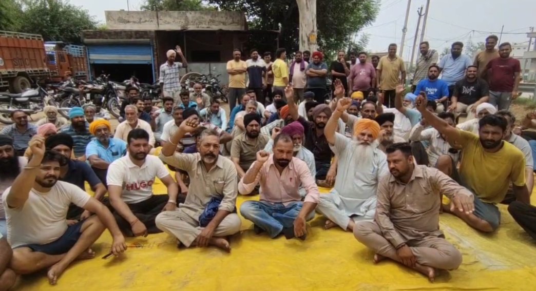 ਕੱਲ੍ਹ ਬਣਾਇਆ ਪ੍ਰਧਾਨ , ਅਤੇ ਅੱਜ ਪੈ ਗਿਆ ਖਲਾਰਾ ਨਾ ਕੋਈ ਗੱਡੀ ਅਤੇ ਨਾ ਹੀ ਕੋਈ ਤਜੁਰਬਾ ਕੱਲ੍ਹ ਬਣਾਇਆ ਪ੍ਰਧਾਨ , ਅਤੇ ਅੱਜ ਪੈ ਗਿਆ ਖਲਾਰਾ ਨਾ ਕੋਈ ਗੱਡੀ ਅਤੇ ਨਾ ਹੀ ਕੋਈ ਤਜੁਰਬਾ