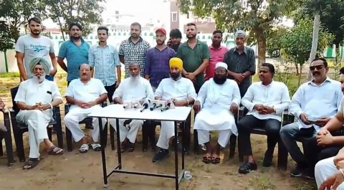 ਨਹੀਂ ਰੁਕ ਰਿਹਾ ਨਾਬਾਲਕ ਕੁੜੀ ਨਾਲ ਛੇੜਛਾੜ ਦਾ ਮਾਮਲਾ, ਹੁਣ ਮੁਸਲਿਮ ਭਾਈਚਾਰੇ ਨੇ ਕੀਤੀ ਮੀਟਿੰਗ, ਕਿਹਾ ਜੇ ਗਲਤੀ ਕੀਤੀ ਹੈ ਤਾਂ ਮਿਲੇ ਸਜ਼ਾ