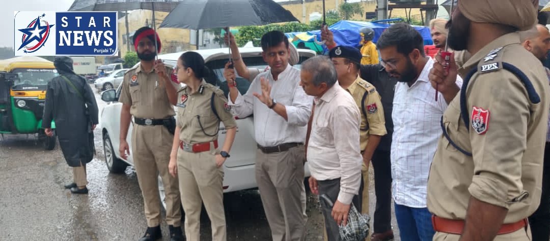 ਡਿਪਟੀ ਕਮਿਸ਼ਨਰ ਡਾ. ਹਿਮਾਂਸ਼ੂ ਅਗਰਵਾਲ ਅਤੇ ਪੁਲਿਸ ਕਮਿਸ਼ਨਰ ਮੈਡਮ ਧਨਪ੍ਰੀਤ ਕੌਰ ਨੇ ਨੈਸ਼ਨਲ ਹਾਈਵੇ ਅਥਾਰਟੀ ਆਫ਼ ਇੰਡੀਆ ਦੇ ਅਧਿਕਾਰੀਆਂ ਸਮੇਤ ਅੱਜ ਹਾਈਵੇਜ਼ ਦਾ ਨਿਰੀਖਣ ਕੀਤਾ। 5