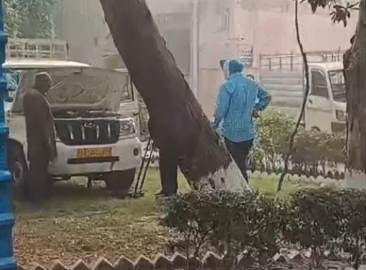 ਅਖ਼ਬਾਰਾਂ ਚ RDX ਲਬਦੀ ਰਹੀ ਪੁਲਸ,ਪੰਜਾਬ ਭਰ ਚ ਰੋਕਿਆਂ ਅਖਬਾਰਾਂ ਦੀਆਂ ਗੱਡੀਆਂ 2