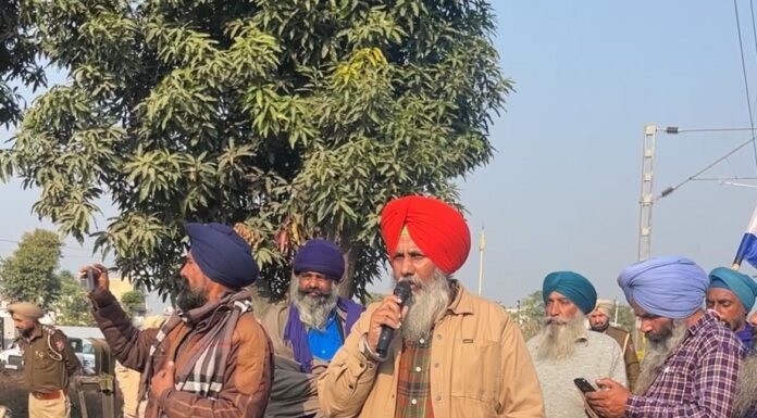 ਬਿਜਲੀ ਸੋਧ ਬਿੱਲ ਦੇ ਵਿਰੋਧ ‘ਚ ਕਿਸਾਨ ਮਜ਼ਦੂਰ ਸੰਘਰਸ਼ ਕਮੇਟੀ ਵੱਲੋਂ ਰੇਲ ਦਾ ਚੱਕਾ ਜਾਮ, ਕੇਂਦਰ ਸਰਕਾਰ ਖ਼ਿਲਾਫ਼ ਜ਼ੋਰਦਾਰ ਪ੍ਰਦਰਸ਼ਨ।