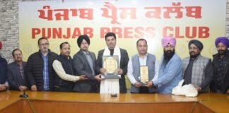 ਮੇਅਰ ਵਿਨੀਤ ਧੀਰ ਵੱਲੋਂ ਪੰਜਾਬ ਪ੍ਰੈਸ ਕਲੱਬ ਦਾ ਦੌਰਾ ਸ਼ਹਿਰ ਦੀਆਂ ਸਮੱਸਿਆਵਾਂ ‘ਤੇ ਹੋਈ ਚਰਚਾ