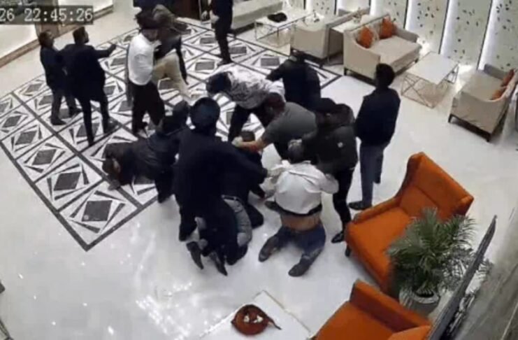 ਜਲੰਧਰ ਦਾ ਮੇਰਿਟਨ ਹੋਟਲ ਬੰਨ੍ਹਿਆ ਜੰਗ ਦਾ ਮੈਦਾਨ ਪਾਰਟਨਰਾਂ ਵਿਚਾਲੇ ਝੜਪ, ਮਾਲਕ ਦੀ ਪੱਗ ਉਤਰੀ, ਘਟਨਾ CCTV ਵਿੱਚ ਕੈਦ