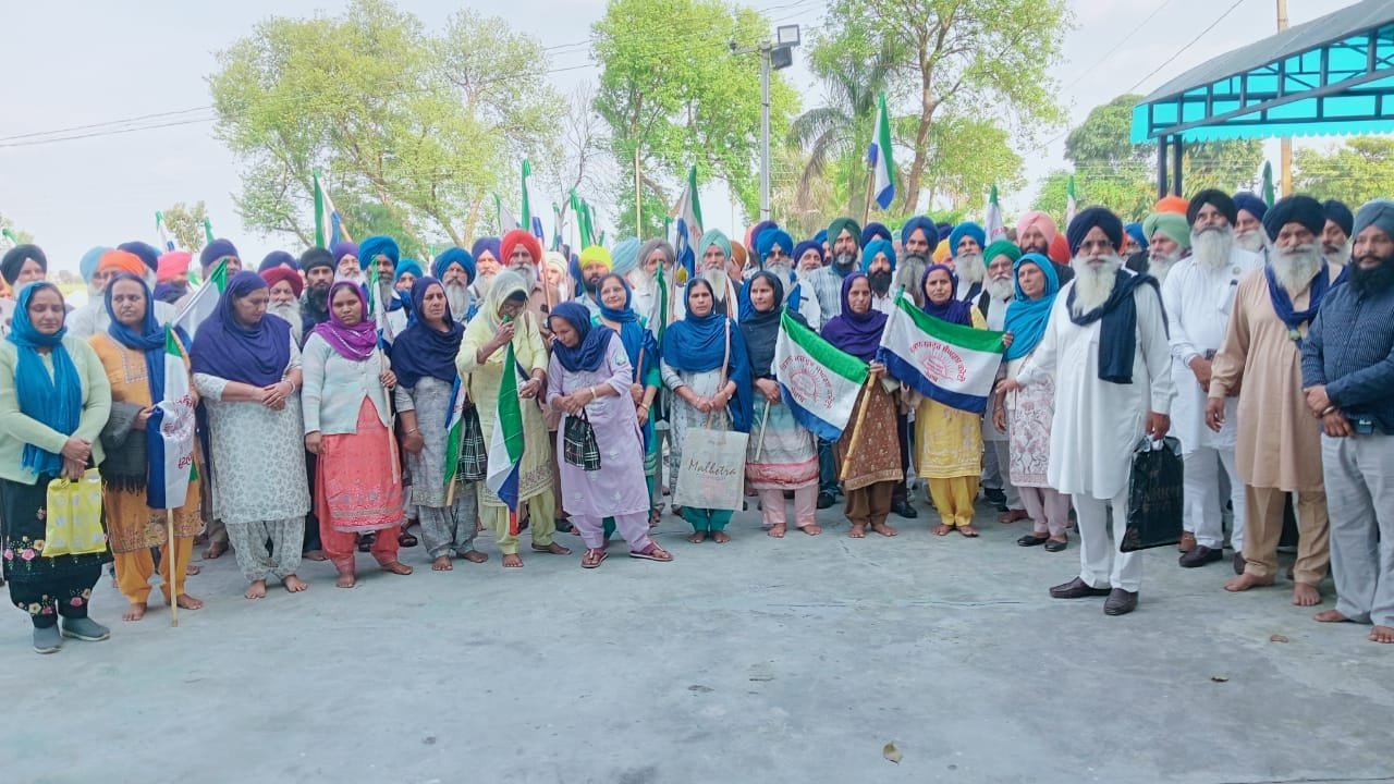 ਕਿਸਾਨ ਮਜ਼ਦੂਰ ਸੰਘਰਸ਼ ਕਮੇਟੀ ਜਿਲਾ ਗੁਰਦਾਸਪੁਰ ਦੀ ਮੀਟਿੰਗ ਗੁਰਦੁਆਰਾ ਤਪ ਸਨ ਬਾਬਾ ਫੌਜਾ ਸਿੰਘ ਜੀ ਵਿਖੇ ਹੋਈ।। 1