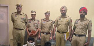 ਜਲੰਧਰ ਦੇ ਰੈੱਡ ਕਰਾਸ ਭਵਨ ਵਿਖੇ ਖਾਲਿਸਤਾਨ-ਪੱਖੀ ਨਾਅਰੇ ਲਿਖਣ ਦੇ ਦੋਸ਼ ਹੇਠ ਐਸ.ਐਫ.ਜੇ. ਦੇ ਦੋ ਕਾਰਕੁਨ ਕਾਬੂ ਜਲੰਧਰ ਦੇ ਰੈੱਡ ਕਰਾਸ ਭਵਨ ਵਿਖੇ ਖਾਲਿਸਤਾਨ-ਪੱਖੀ ਨਾਅਰੇ ਲਿਖਣ ਦੇ ਦੋਸ਼ ਹੇਠ ਐਸ.ਐਫ.ਜੇ. ਦੇ ਦੋ ਕਾਰਕੁਨ ਕਾਬੂ